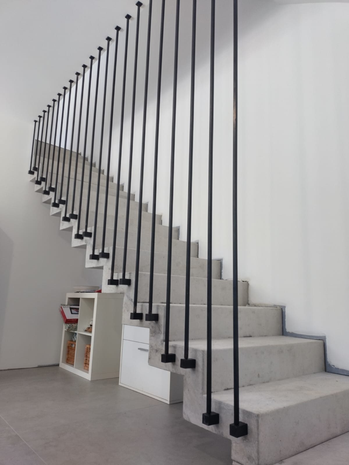 Scala con tondini verticali